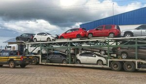 Carro zero quilômetro é roubado de caminhão-cegonha em Arapiraca