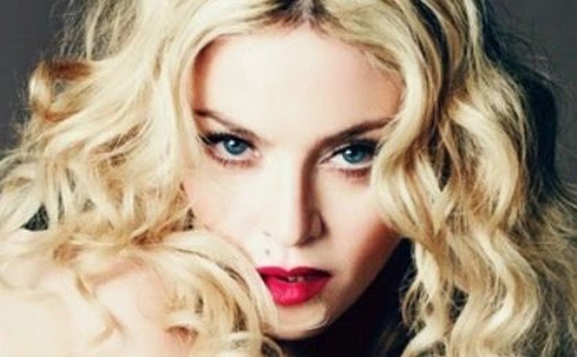 Pai de gêmeas adotadas por Madonna diz que foi enganado e quer filhas de volta