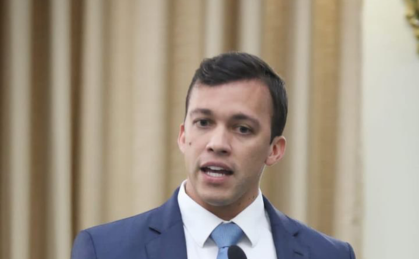 Deputado Delegado Leonam denuncia tanques de combustíveis na orla de Pajuçara e alerta para desastres ambientais na região