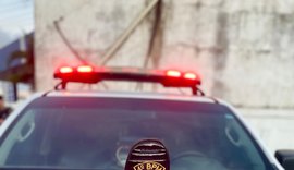 PM flagra tráfico de drogas no Benedito Bentes e Clima Bom