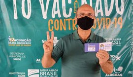 Vídeo: Prefeito Ronaldo Lopes recebe primeira dose da vacina contra Covid-19