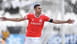 Internacional vence o Botafogo no Rio de Janeiro e segue na liderança do Brasileirão