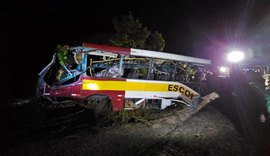 Concluída operação de retirada de ônibus que caiu na Serra da Barriga