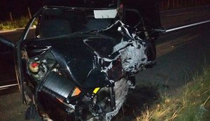 Acidente entre dois carros em Maribondo deixa três feridos e dois mortos