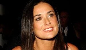 Demi Moore namora mulher há dois anos, diz site
