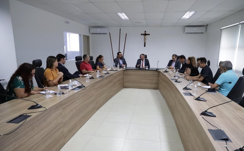 MP/AL recebe Sindjornal e credores e explica atuação do órgão sobre recuperação judicial da OAM