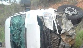 Acidente envolvendo ônibus de Alagoas deixa 13 mortos e 39 feridos na BR-251
