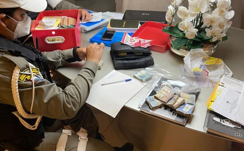 Arapiraca: operação prende cinco pessoas e encontra R$ 100 mil em residência