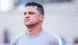 Presidente do Coruripe apresenta o técnico Bebeto Moraes para a temporada 2026