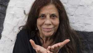 Atriz demitida pela Globo se entrega ao vício da maconha