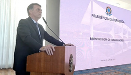 Após Datafolha, campanha de Bolsonaro admite que reunião com embaixadores para atacar urnas foi tiro no pé