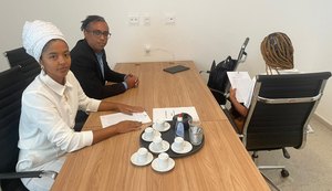 Mulher diz que foi vítima de racismo ao ser demitida após fazer tranças nagô