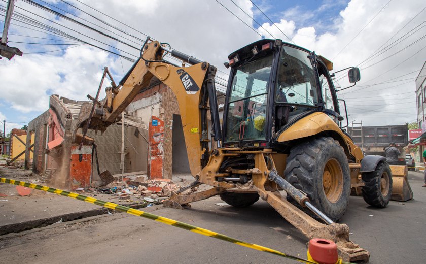 Barracas são removidas para dar celeridade à construção do novo Mercado do Tabuleiro