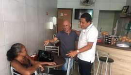 Prefeito destaca otimismo anunciando pagamento e festa junina