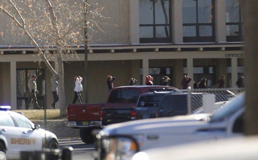 Estados Unidos: tiroteio em escola do Novo México deixa três mortos