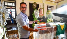 Governador vira diretor por um dia em visita ao set de filmagem de Deus Ainda é Brasileiro