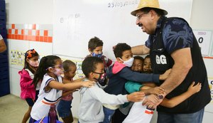 Prefeito Gilberto Gonçalves fiscaliza escola recém-inaugurada em Rio Largo