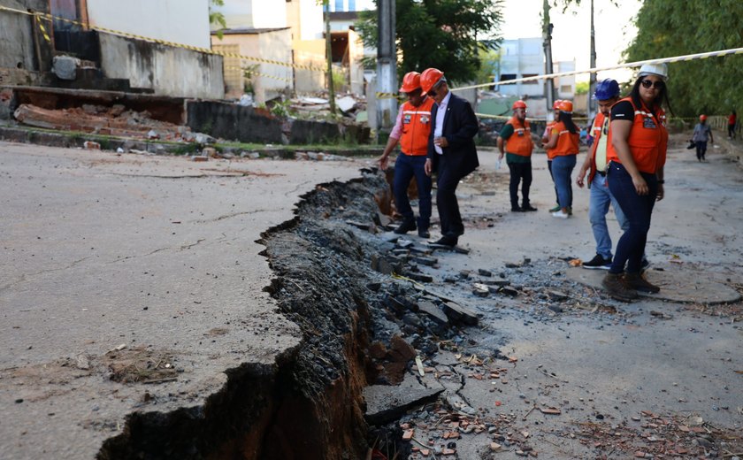 Ministério Público e Defensoria Pública da União constatam in loco o caos no bairro Rio Novo