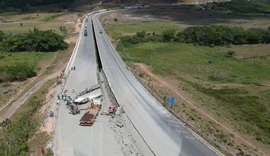 Tombamento de caminhão-tanque deixa motorista morto em AL