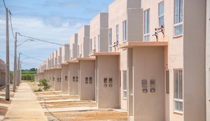 Em Maceió, 480 famílias de baixa renda recebem a casa própria