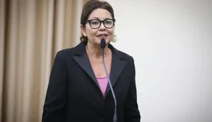 Rose Davino se licencia e Ângela Garrote volta à ALE