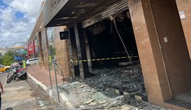 Polícia Civil investiga incêndio criminoso em instituição financeira de Arapiraca
