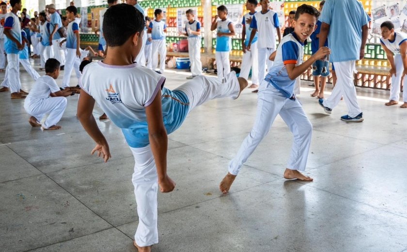 Educação em tempo integral cresce quase 600% e beneficia cerca de 11 mil alunos em 2025