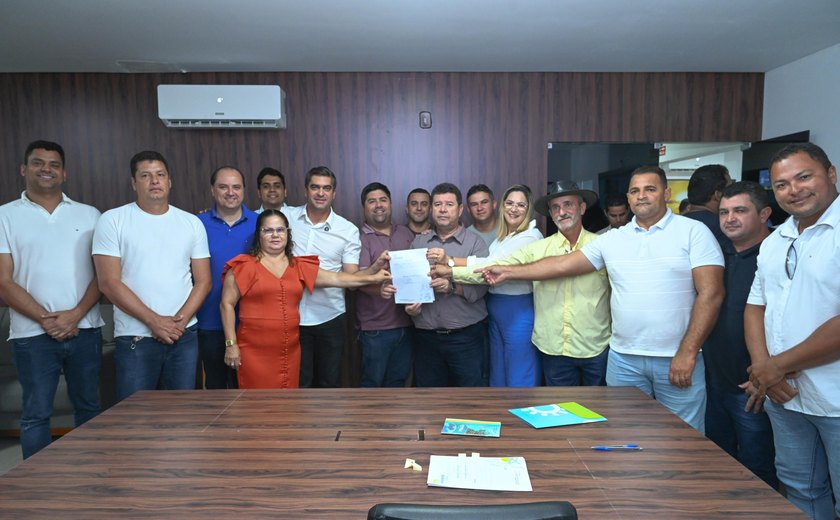 Prefeito Daniel Vasconcelos autoriza reinício das obras do Sistema de Abastecimento de Água em Peroba e Ponta de Mangue