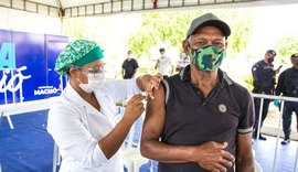 Maceió inicia vacinação para idosos com 67 anos ou mais nesta sexta (26)