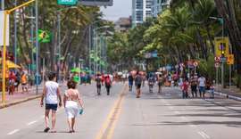 Rua Fechada, na orla de Maceió, recebe o projeto Biblioteca na Praia