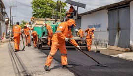 Por toda a cidade, trabalhadores de obras da Prefeitura de Maceió transformam a realidade da capital