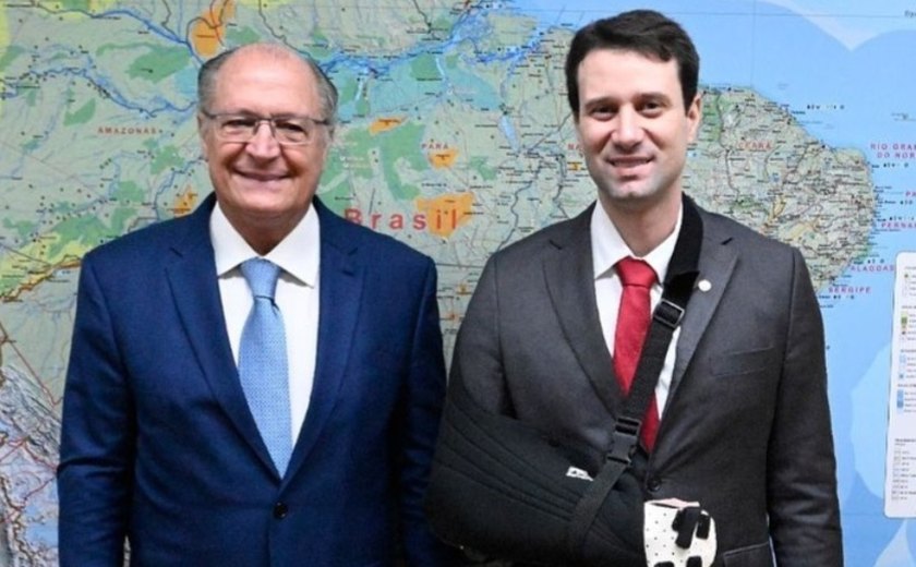 Daniel Barbosa apresenta a Alckmin projeto do polo industrial para Arapiraca