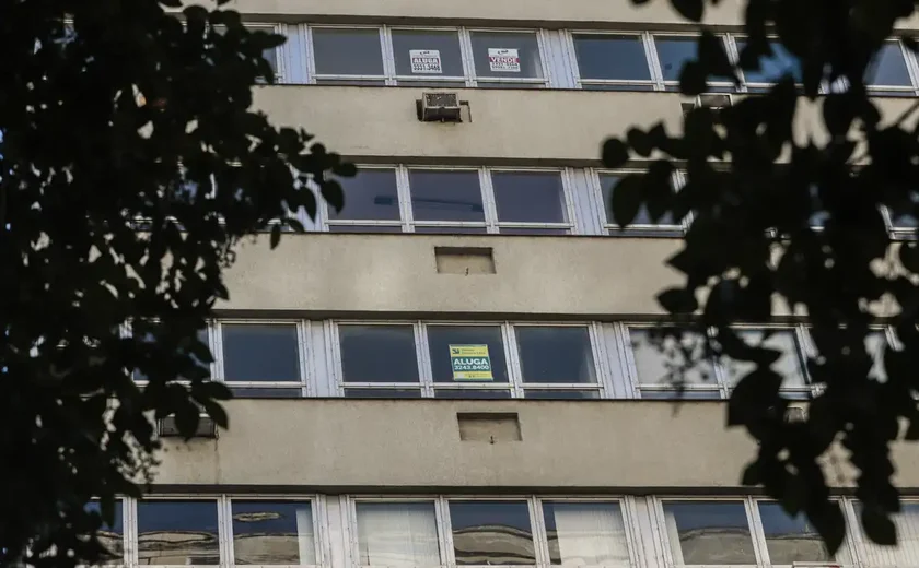 Parcela de famílias que pagam aluguel sobe 25% em 8 anos, mostra IBGE