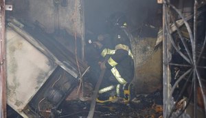 Idosa e criança são vítimas de incêndio em residência no Jacintinho
