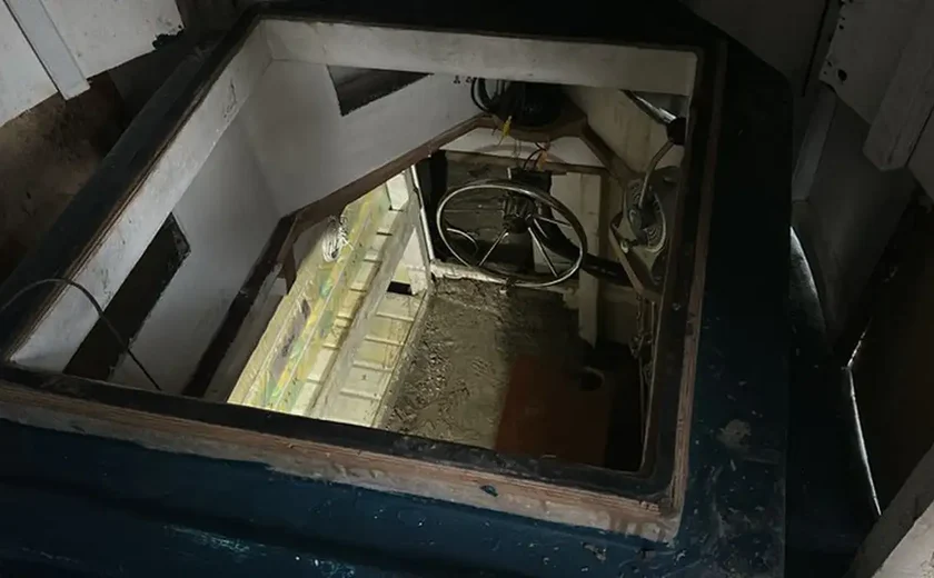 FAB, PF e Marinha apreendem semissubmersível usado pelo tráfico internacional