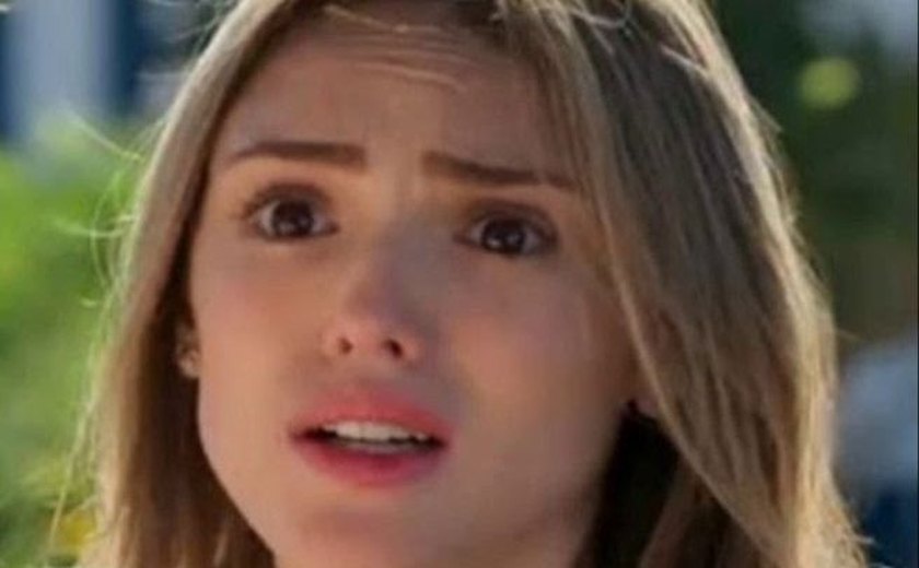 Manuzita se recusa a ficar pelada em peça e carreira de atriz corre risco de acabar