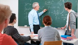 Cai percentual de estudantes que querem ser professores, diz OCDE