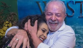 Presidente eleito Lula emociona com despedida a Gal Costa: 'enriqueceu nossa cultura'