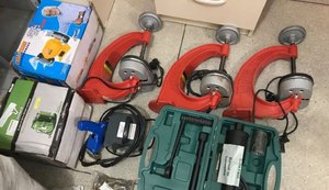 Material de distribuidora é recuperado na parte alta