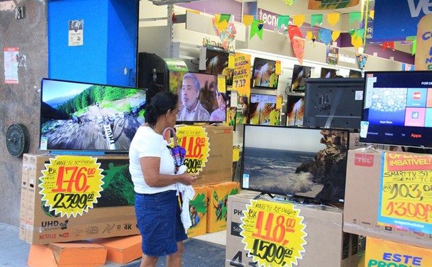 Copa: aumentam ofertas de TVs em lojas do Centro de Maceió