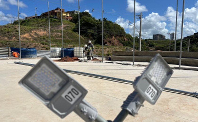Prefeitura revitaliza áreas de convívio de grotas em Maceió e amplia rede de iluminação pública