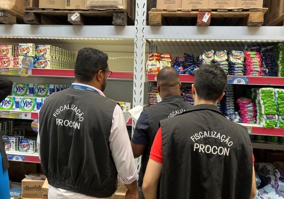 Procon Maceió autua supermercados por várias irregularidades