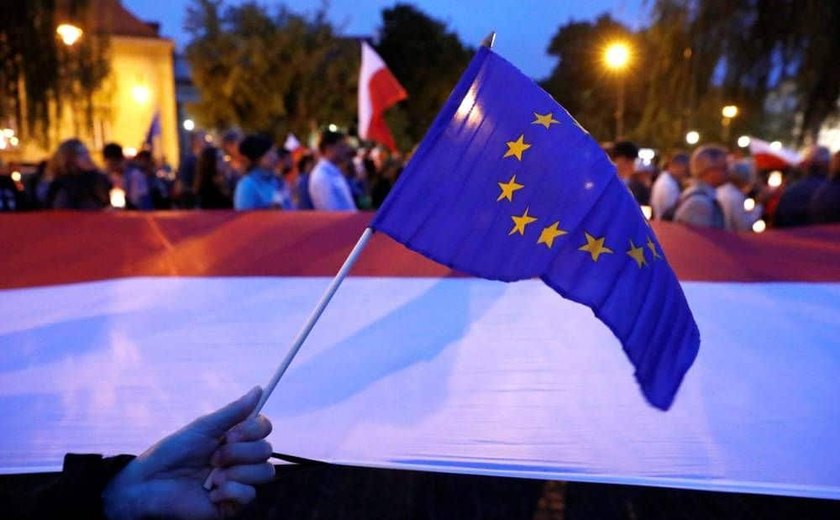 Por violação de valores, União Europeia abre procedimento inédito contra a Polônia