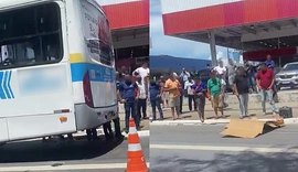 Funcionária de banco morre após cair de moto e ser atropelada por ônibus na Fernandes Lima