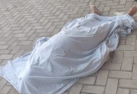 Mulher sofre parada cardíaca e morre em praça pública durante bebedeira em São Miguel