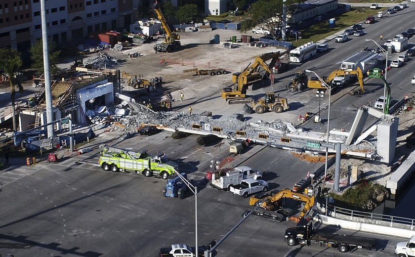 Equipes de resgate recuperam três corpos nos destroços de ponte que caiu em Miami