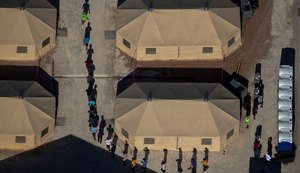 Câmara dos Estados Unidos aprova US$ 4,5 bilhões para ajudar migrantes