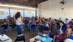 Projeto Renascimento leva oficinas de arte e sustentabilidade para alunos de escola municipal