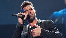 Sobrinho de Ricky Martin retira acusação de assédio sexual e cantor vence ação