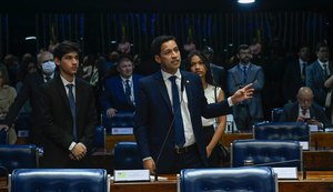 Rodrigo Cunha destaca leis de sua autoria que beneficiam as mulheres